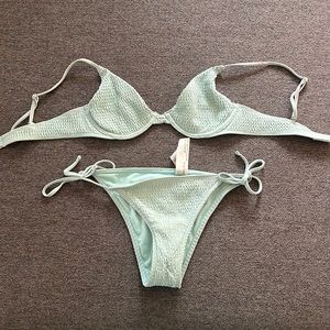 Hollister underwire bikini set